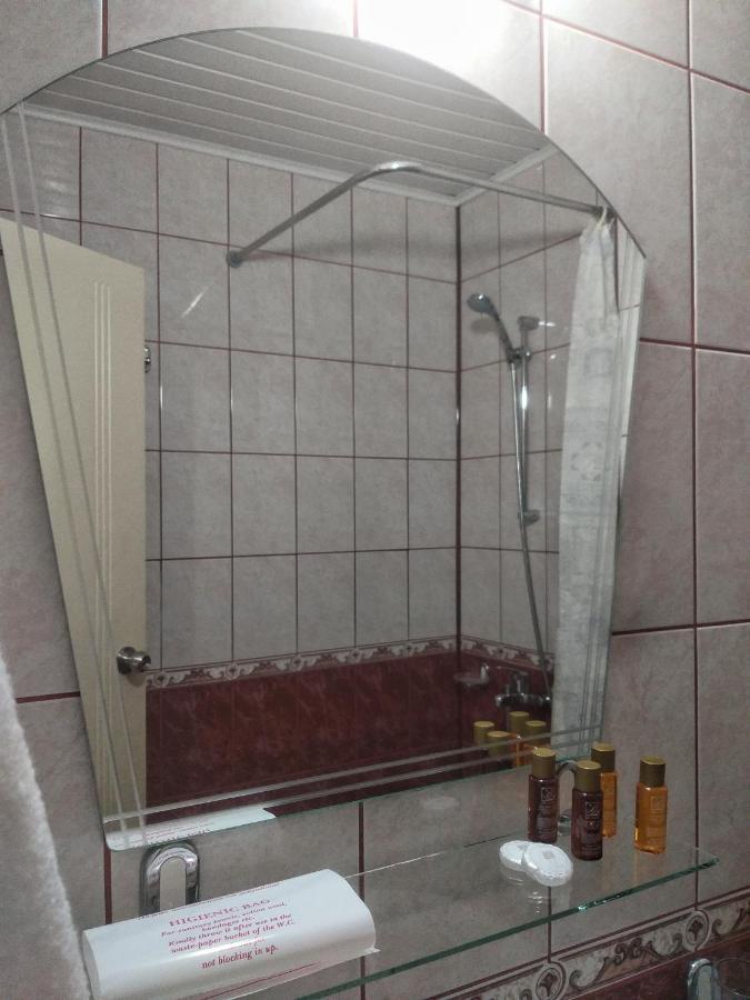 Family Hotel Rainbow Sveti Vlas Luaran gambar