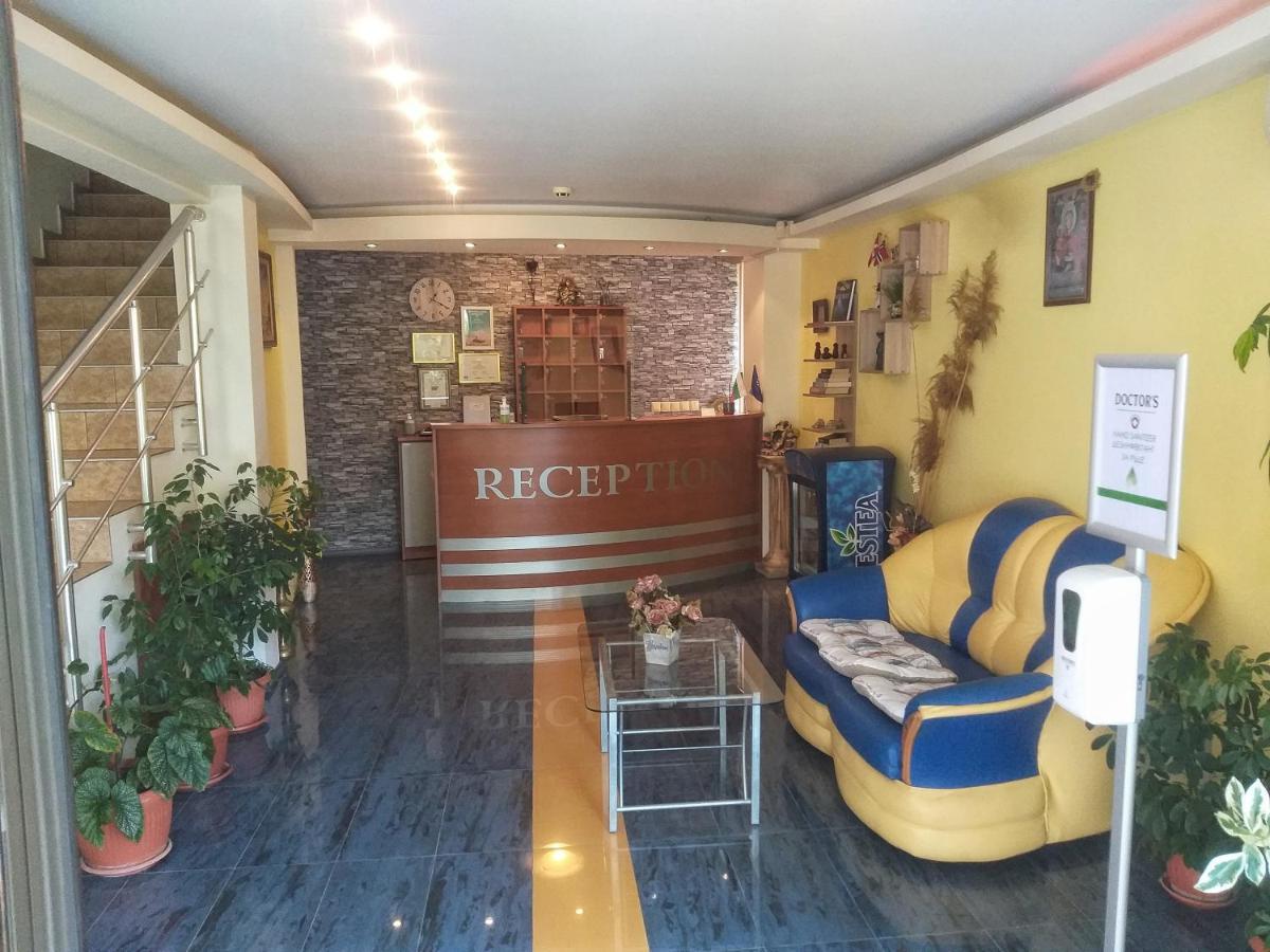 Family Hotel Rainbow Sveti Vlas Luaran gambar